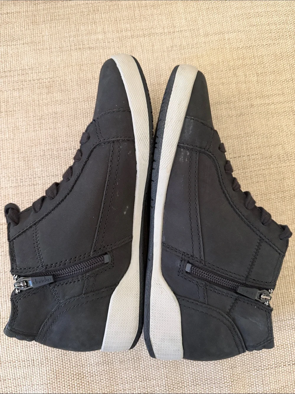 Dansko Onyx Black Milled Nubuck High Top Sneaker Booties Side Zip Comfort Size38